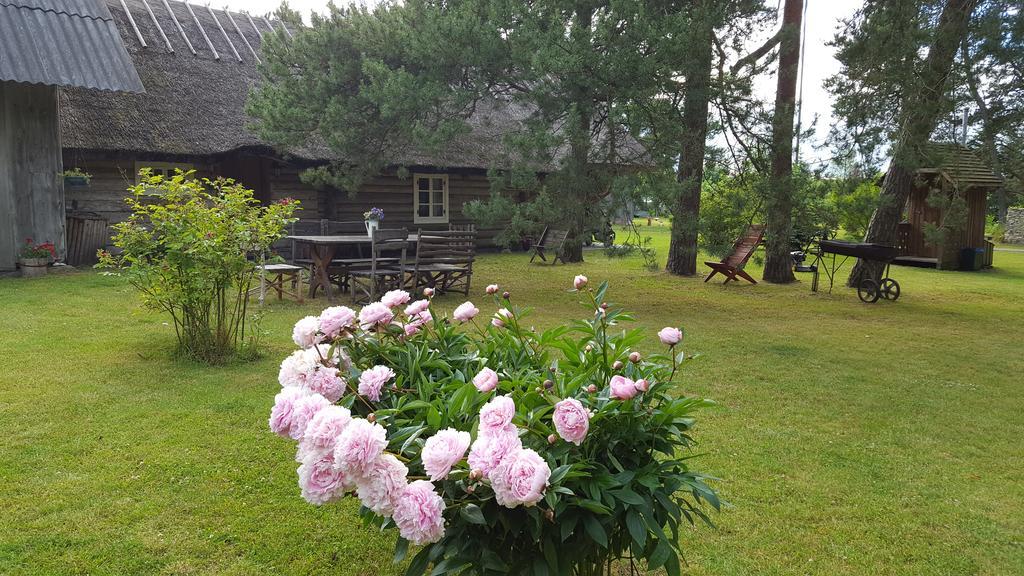 Maenni Summerhouse Kassari Buitenkant foto